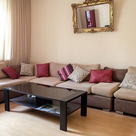 Apartment On Hanrapetutyan Street 예레반 외부 사진