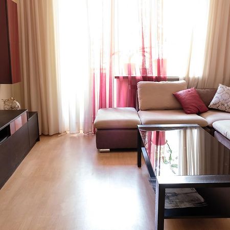 Apartment On Hanrapetutyan Street 예레반 외부 사진