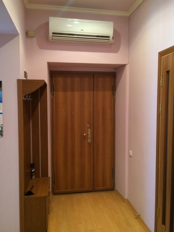 Apartment On Hanrapetutyan Street 예레반 외부 사진