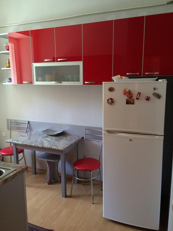 Apartment On Hanrapetutyan Street 예레반 외부 사진