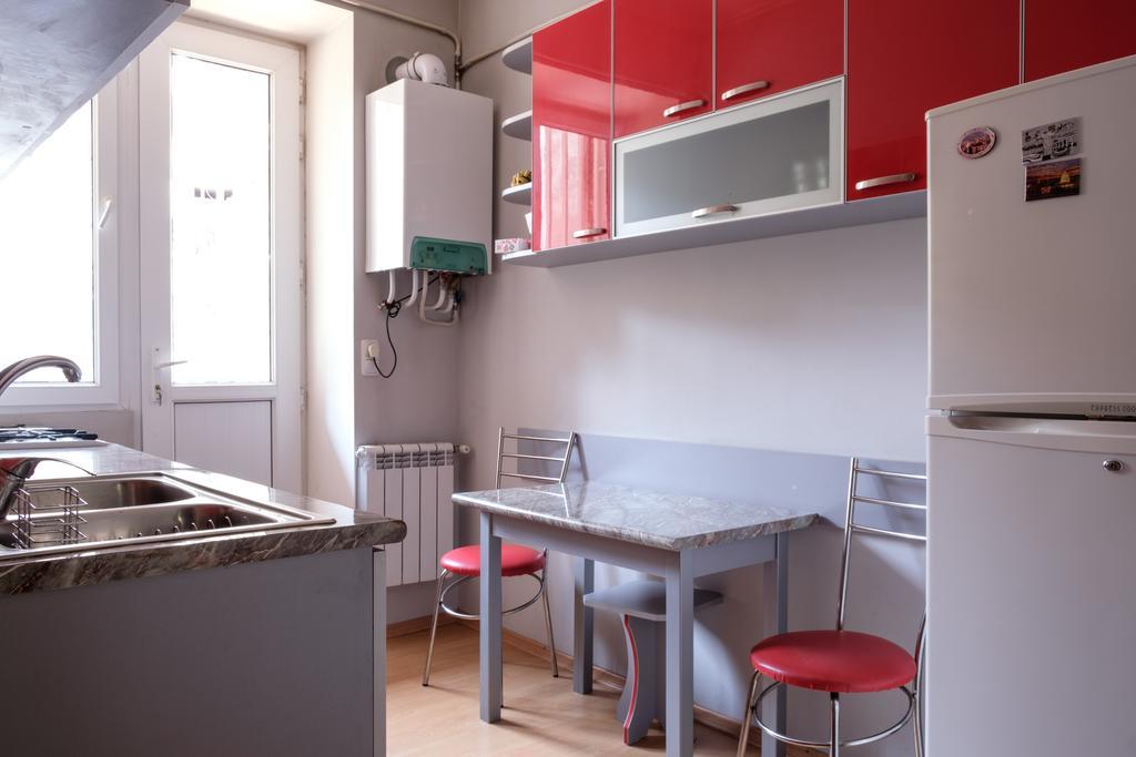 Apartment On Hanrapetutyan Street 예레반 외부 사진