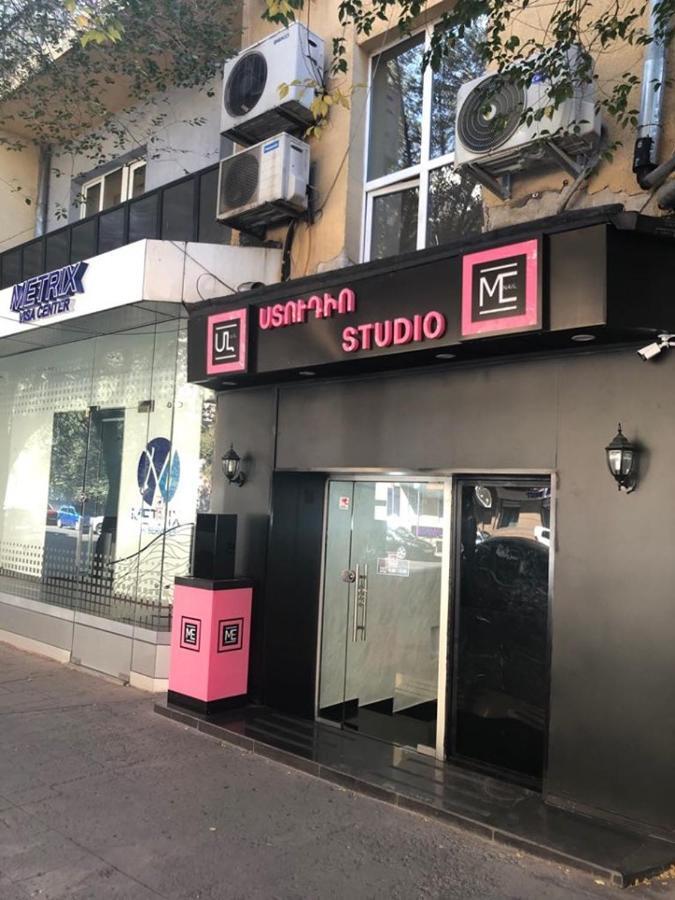 Apartment On Hanrapetutyan Street 예레반 외부 사진